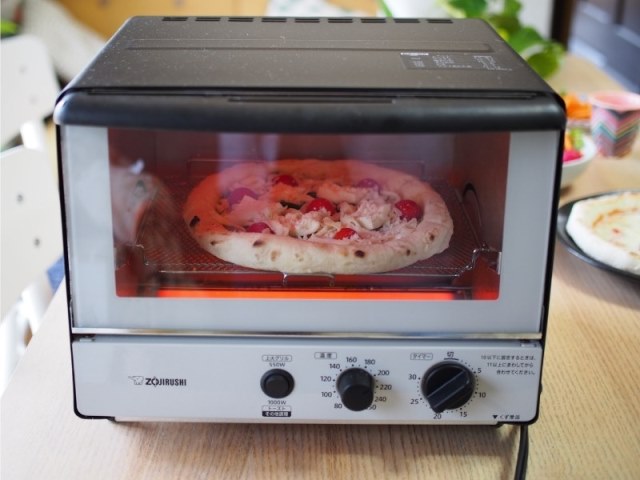 森山ナポリのピザをトースターで焼く